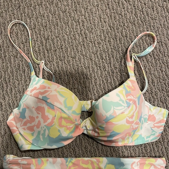 *Like New* VS High Waist Bikini - Picture 3 of 7